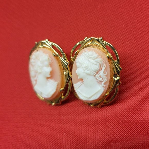 Vintage Gold Tone Cameo Earrings - Picture 3 of 12